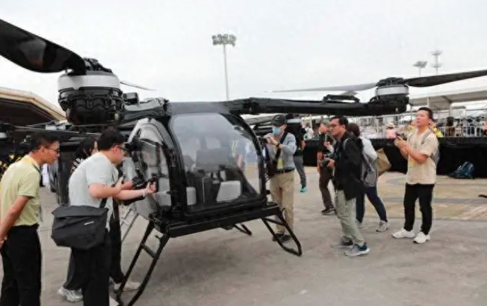 飛行汽車成都首飛，川航通航攜手小鵬匯天，共促低空經(jīng)濟(jì)發(fā)展