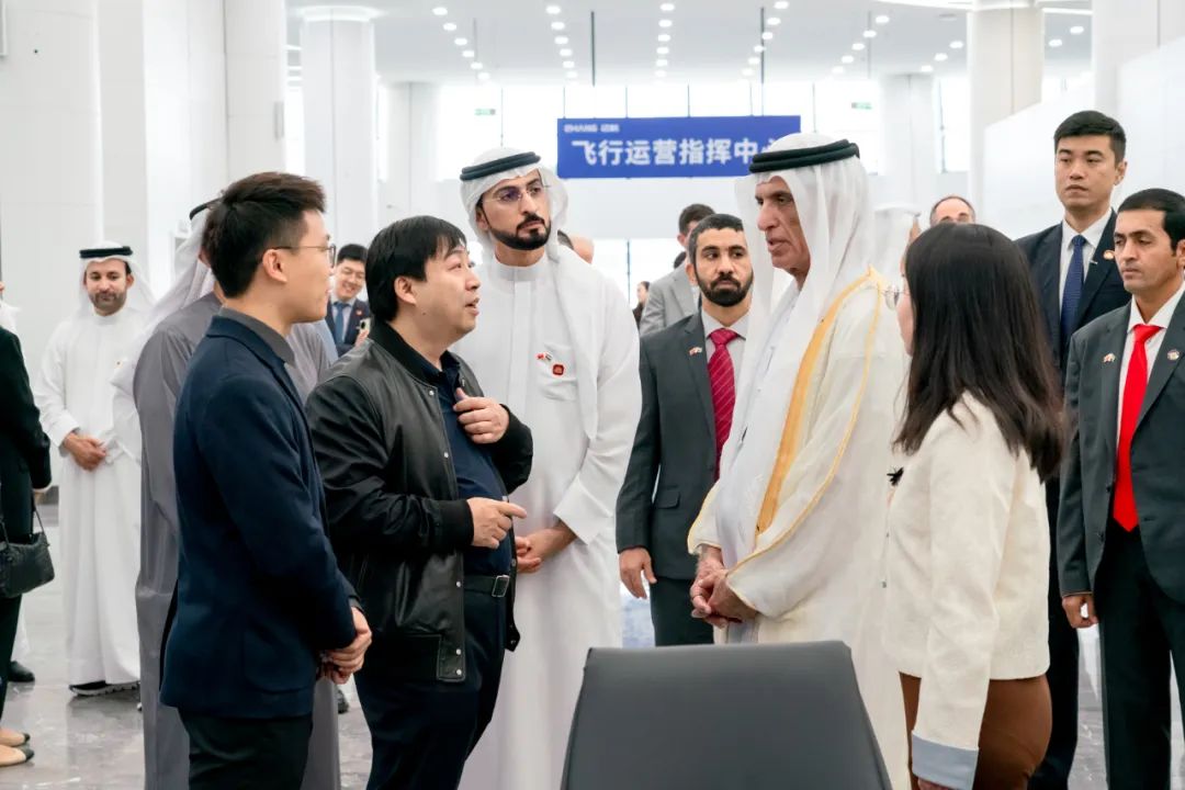 阿聯(lián)酋哈伊馬角酋長一行到訪億航智能，共謀城市空中交通發(fā)展新機遇(圖3)