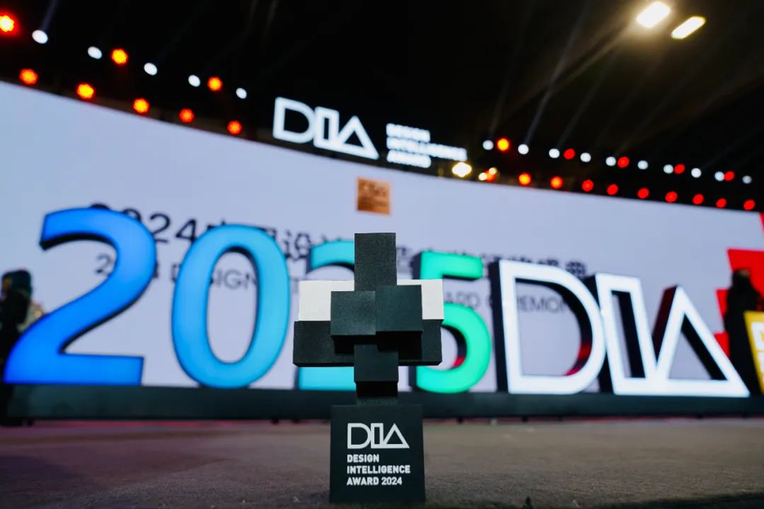 億航智能榮獲2024中國設(shè)計(jì)智造大獎，EH216-S引領(lǐng)全球新型航空器設(shè)計(jì)潮流(圖2)