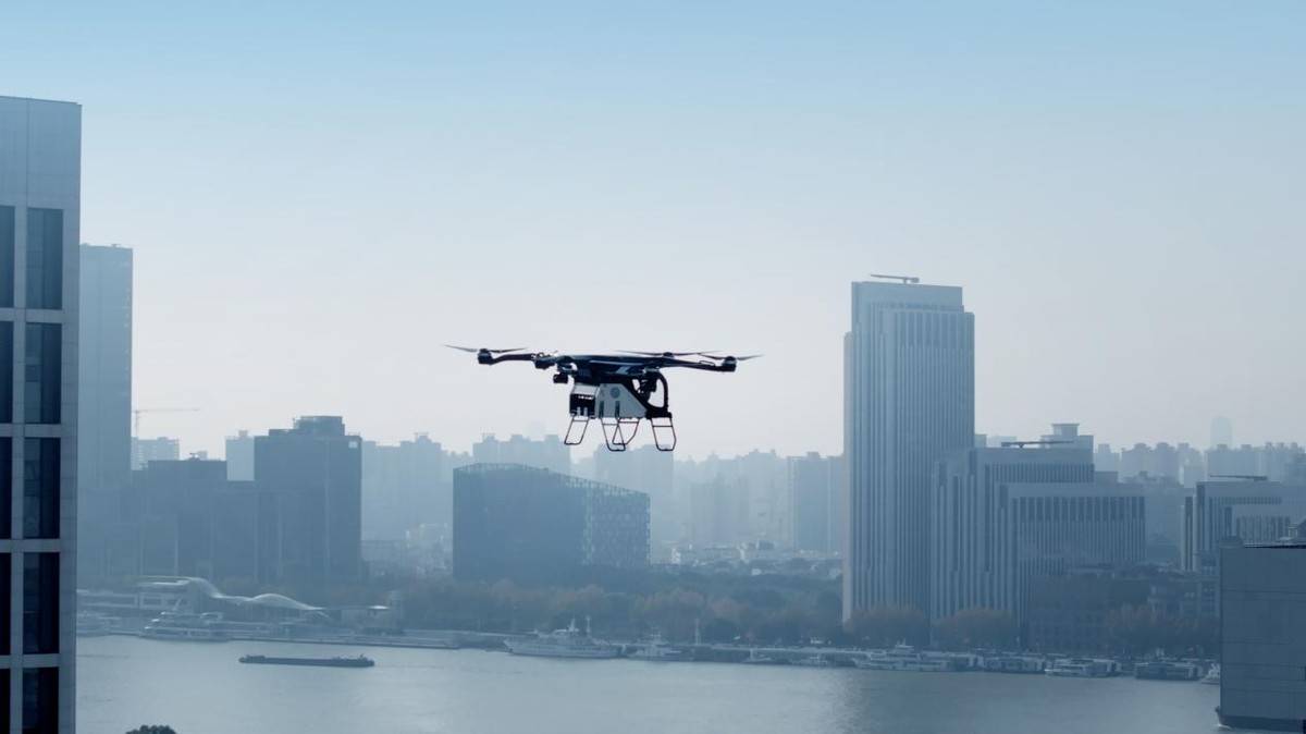 飛行汽車上海首飛！小鵬匯天 “陸地航母”飛越陸家嘴(圖7)