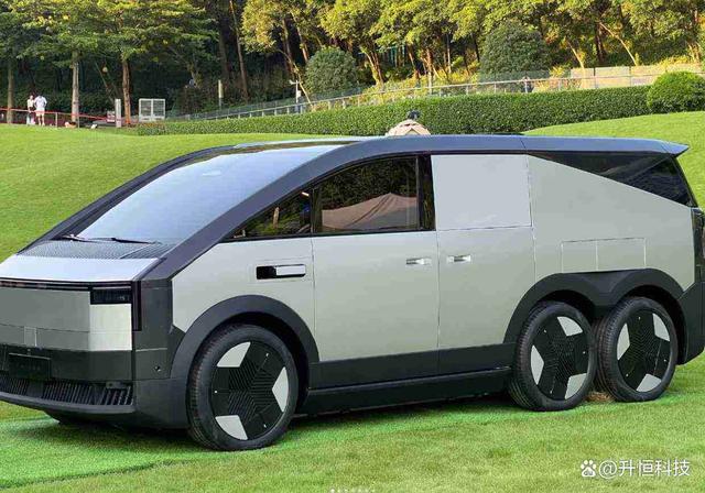 200萬的“飛行汽車”來了！小鵬陸地航母首飛！(圖2)