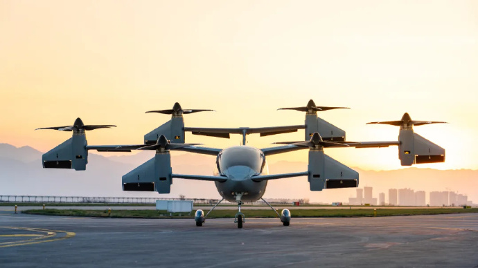 國(guó)內(nèi)首架全傾轉(zhuǎn)旋翼 eVTOL  鴻鵠 MARK1 全尺寸工程樣機(jī)總裝下線(圖2)