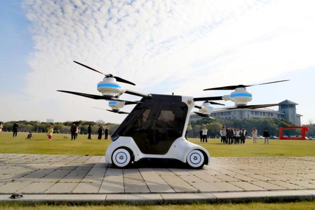 東大鯤鵬飛行汽車：亮相國博，助力低空經(jīng)濟(jì)發(fā)展(圖3)