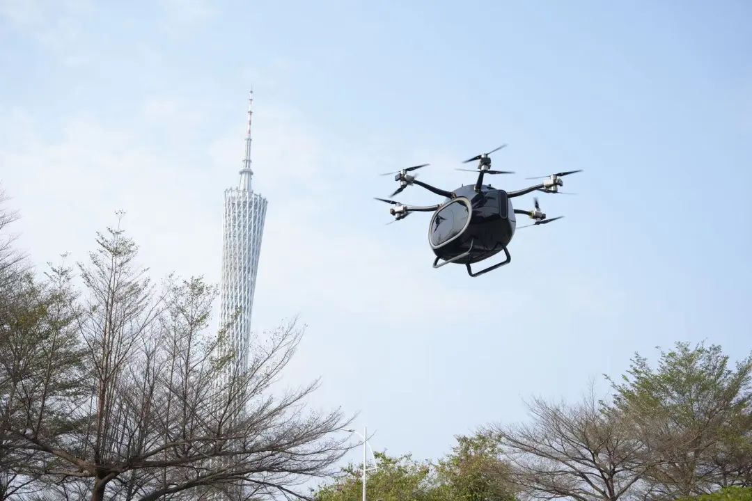 馮興亞：關(guān)注培育新質(zhì)生產(chǎn)力，推動電動汽車產(chǎn)業(yè)與載人電動垂直起降航空器產(chǎn)業(yè)融合發(fā)展(圖2)