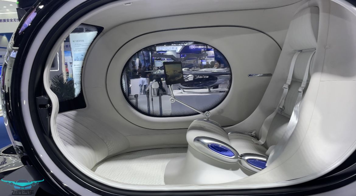 廣汽高域飛行汽車GOVY AirCar在第三屆民航科教創(chuàng)新成果展亮相(圖3)