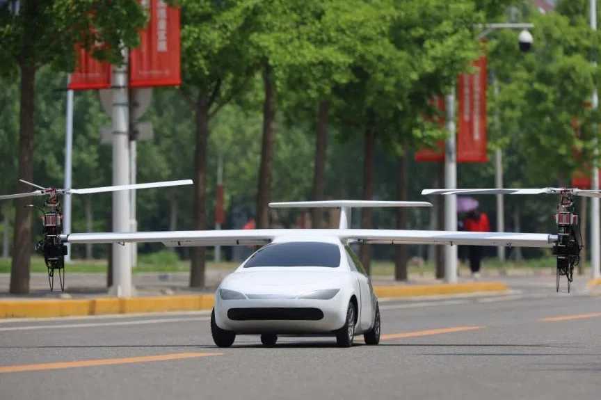 北航創(chuàng)新成果，開展了陸空兩棲飛行汽車研究