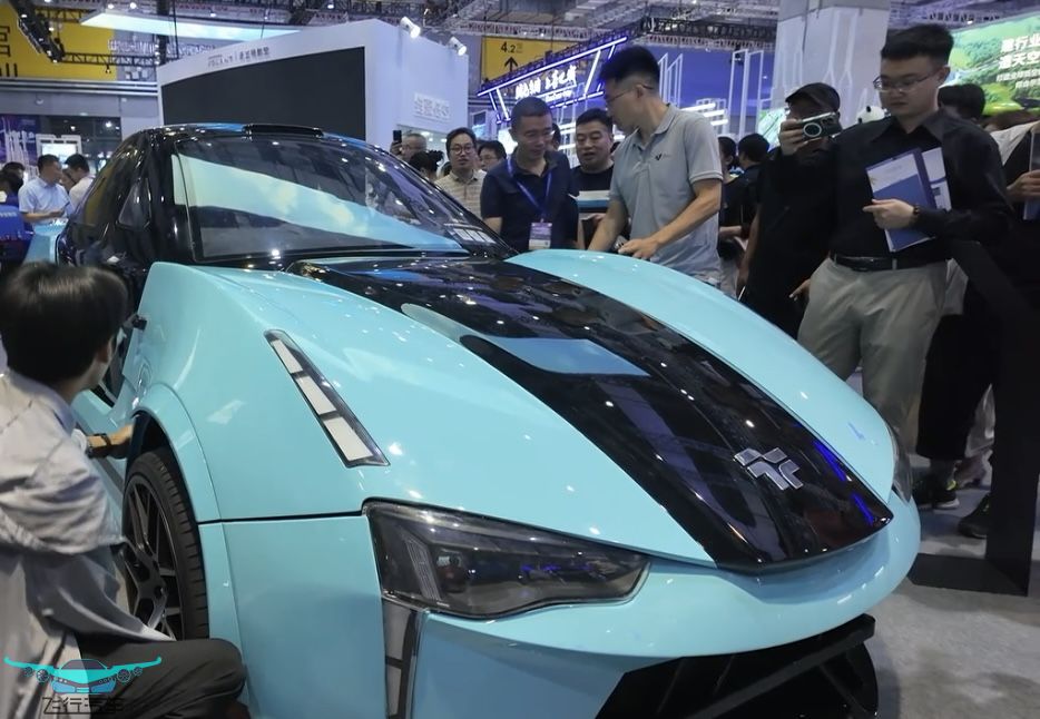 南京天路分體式飛行汽車亮相2025國際低空經(jīng)濟博覽會(圖2)